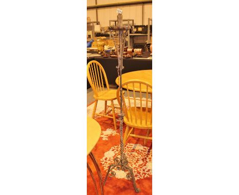 IRON LAMP. Wrought iron standard lamp H: 150 cm 