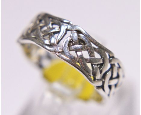 SILVER RING.  Sterling silver Celtic band size U