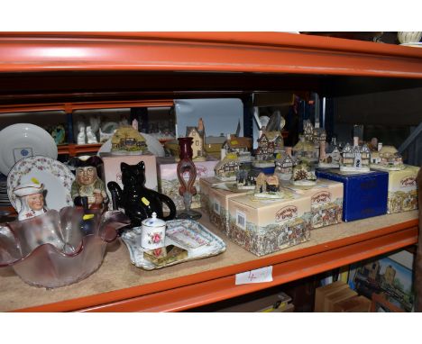 A GROUP OF ASSORTED DECORATIVE ITEMS to include a Limoges rectangular dish marked 'M &amp; C' France to the reverse, a Copela