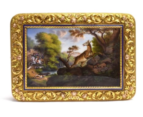 AN EARLY 19TH CENTURY FRENCH VARICOLOURED GOLD AND ENAMEL RECTANGULAR TABLE SNUFF BOX BY CASIEZ &amp; COULEAUX the hinged cov