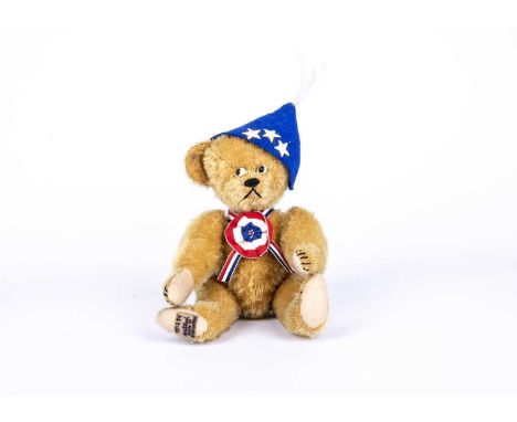 A Lin van Houten (USA) Ideal Teddy Bear circa 1905 replica, circa 1995,  with blonde mohair, white and black painted boot but