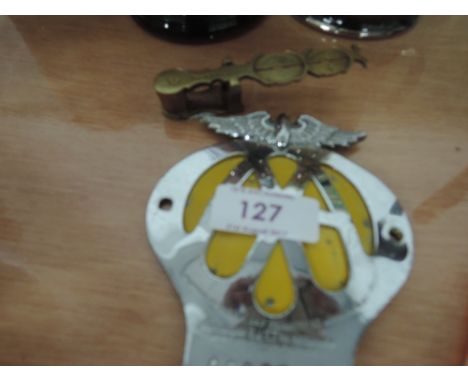 A vintage AA badge 0S09748 and a a set of brass sovereign scales 