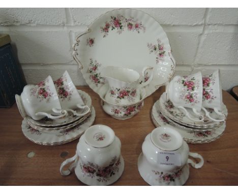A Royal Albert Lavender Rose part tea service, 21 pieces