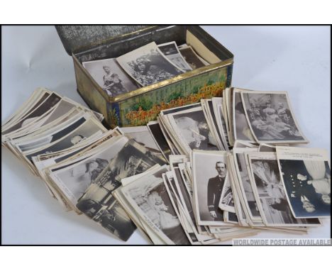 An excellent collection of early 20th century postcards mainly to include Royal and commemorative related. Black and white ph