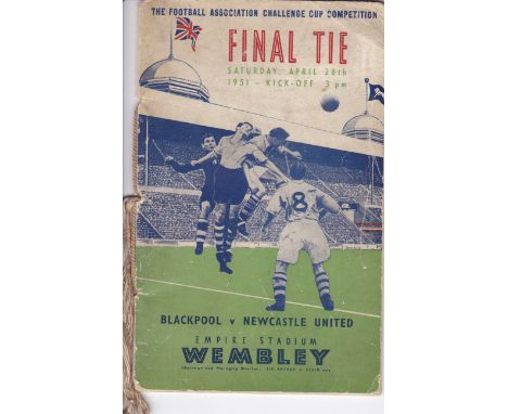 1951 FA CUP FINAL   VIP  official programme for the 1951 Cup Final, Blackpool v Newcastle, 28/4/51 at Wembley. Programme is o