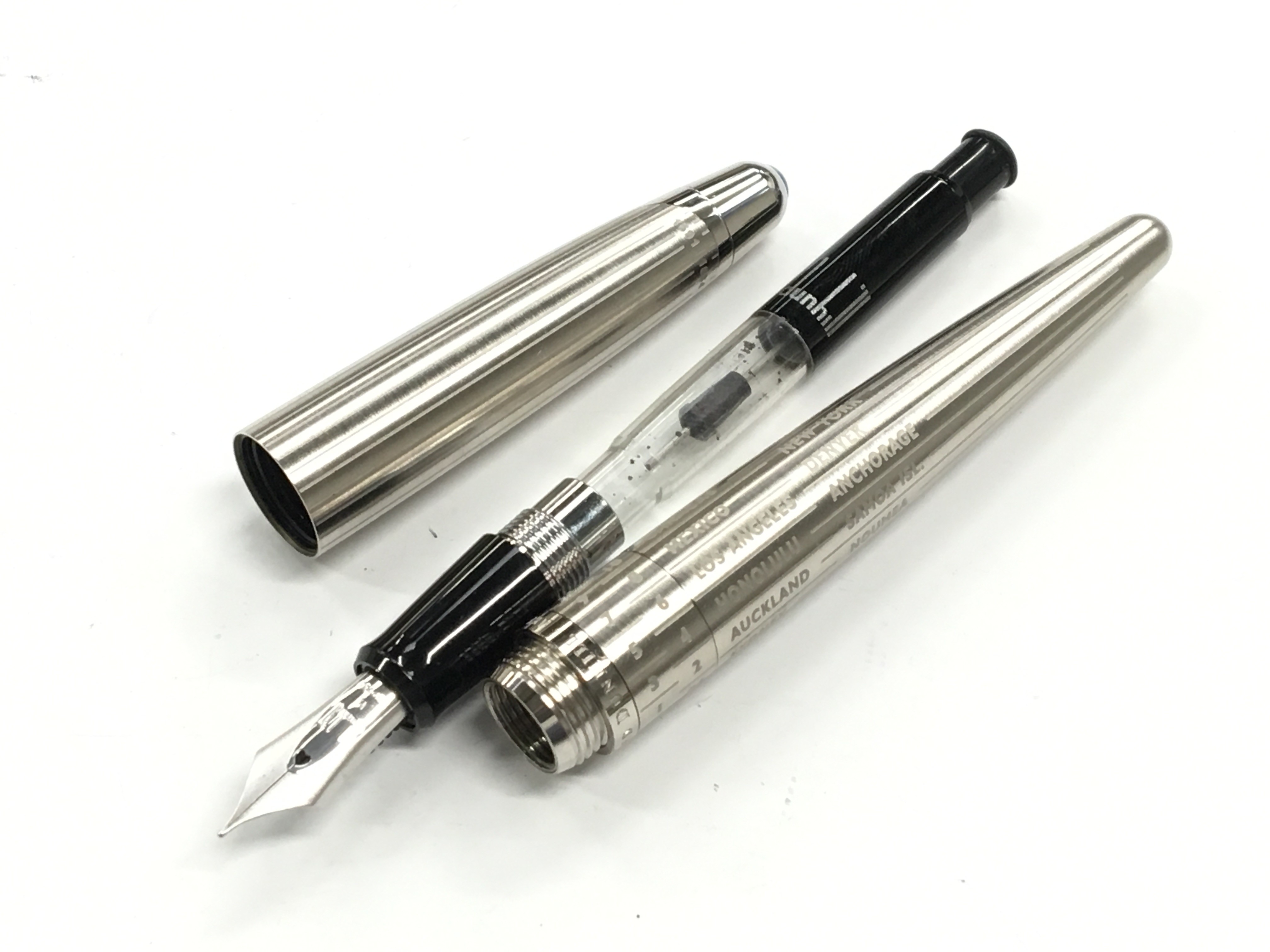 A rare Alfred Dunhill Limited Edition GMT fountain pen with blue Lapis