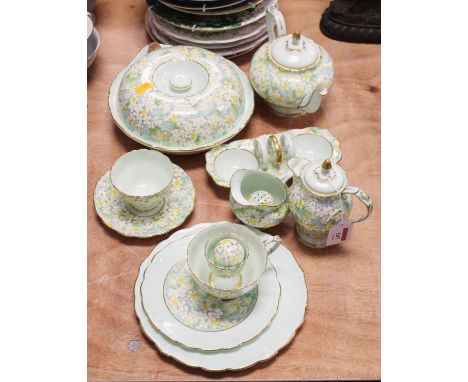 A Paragon part tea service in the June Glory patternCondition report: Condition appears good overall, no obvious damage.