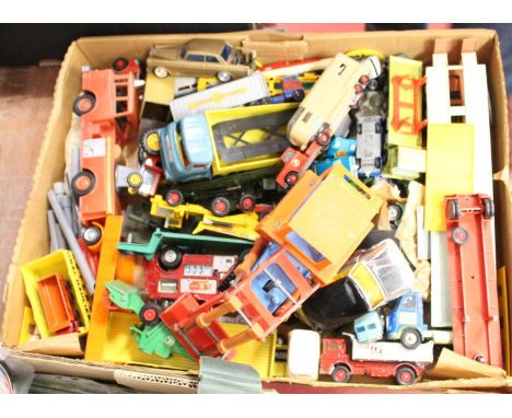 A box of assorted loose and playworn mainly diecast toy vehicles, to include Triang tractor, Matchbox Kingsize Claas combine 