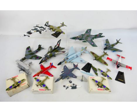 Corgi Aviation Archive - Tonka - Other - A collection of mainly unboxed diecast model aircraft in various scales predominatel