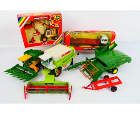 Britains - Gamma - Ertl -  A group of boxed and unboxed diecast / plastic model farm vehicles. Boxed items consists of Britai