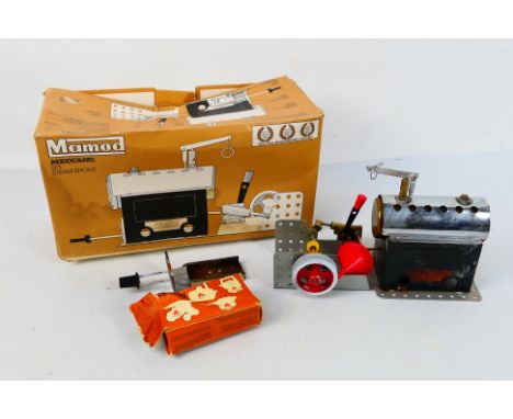 Mamod - A boxed Mamod Stationary Steam Engine # SP3. It shows signs of use and would benefit from cleaning, it also has some 