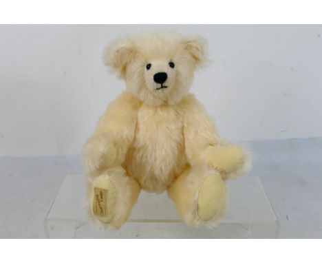 Dean's Rag Book - A limited edition jointed mohair bear named Hudson made for the Dean's Collectors Club members in 2002. The