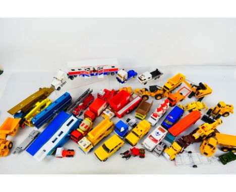 Matchbox - Corgi - Siku - Others - An unboxed collection of diecast model vehicles in various scales. Lot includes Matchbox S