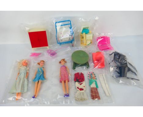 Mattel - Barbie - Other - Three unboxed Barbie dolls, with some unboxed dolls accessories and dolls outfits. Lot includes som