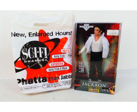 Michael Jackson - Street Life. A King of Pop, Michael Jackson 12" action figure by Street Life. Sings 'Black or White'. Item 