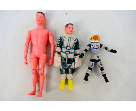 Mattel - Major Matt Mason - Blue Box - Redbox - 3 x vintage figures Includes Major Matt Mason Astronaut figure, a suited Blue