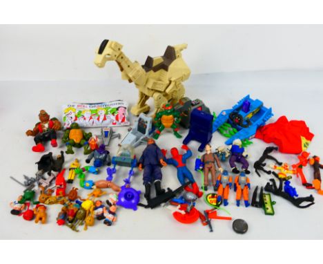 Playmates - Mego - Kenner - Palitoy - Others - A small unboxed group of vintage action figures from a variety of franchises a
