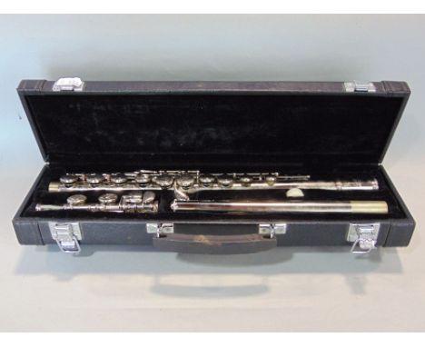 Cased silver plated Ventiana flute