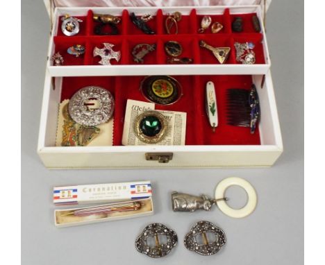 Interesting mixed lot of costume jewellery / bijouterie to include a silver plated rattle teething ring in the form of a rabb