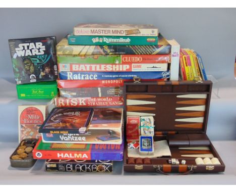 Collection of vintage games including Battleship, Cluedo, Monopoly, cased backgammon, Mastermind, etc, together with boxed Su