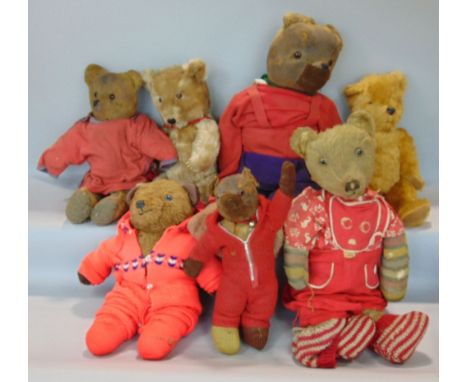 Collection of 6 vintage teddy bears, the largest being 84cm tall, most of them play worn and with repairs, together with a fu