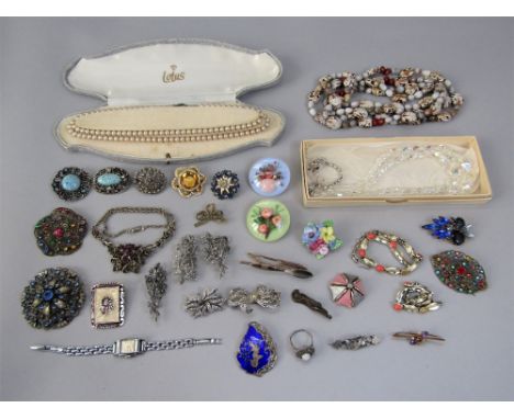 Collection of costume jewellery to include a 9ct bar brooch (af), late Victorian silver brooch, Siam silver brooch with cobal