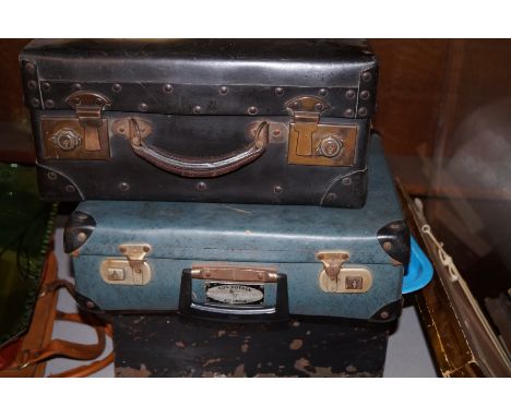 Two vintage cases, tin box &amp; beer tray 