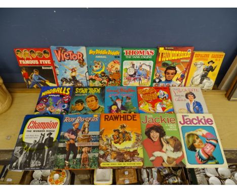 Vintage annuals to include Star Trek, She-Ra and Madballs etc&nbsp;