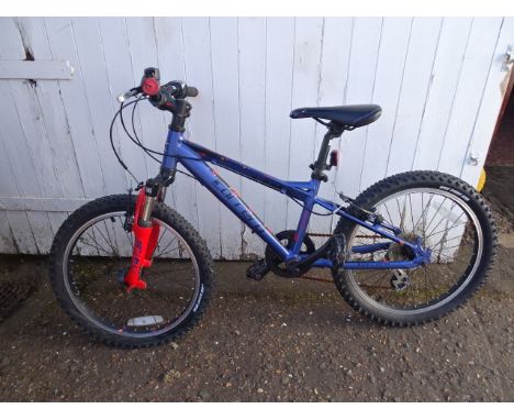 Carrera junior mountain bike (Front tyre is flat)&nbsp;