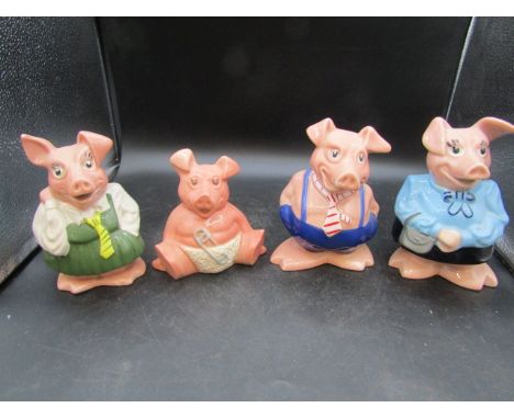 4 Wade Natwest piggy banks all with stoppers