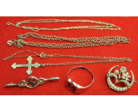 Three 9ct gold chains, a 14ct gold cross, together with yellow metal items including a masonic signet ring with reversible pa