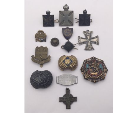 WW1 Army Chaplain’s cap and collar insignia, as worn by Rev. William Atkinson Kendall (1892-1967). To include: a nickel cap b