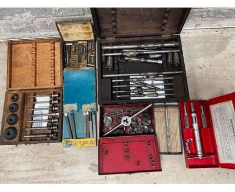 A good collection of workshop precision engineering tools etc.