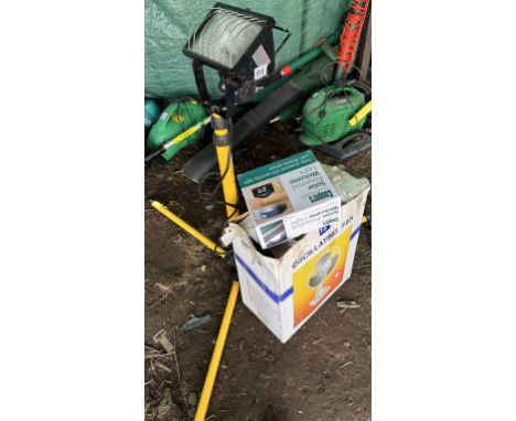 An outdoor light (A/F) Large fan &amp; solar light