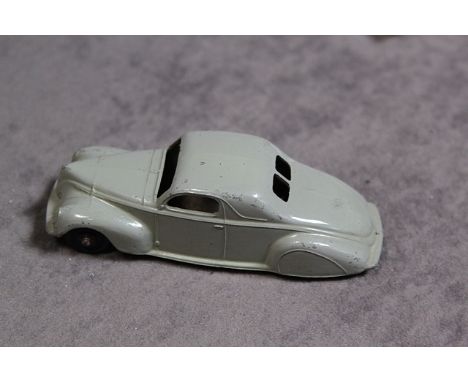 Dinky Diecast Model  #39c LINCOLN ZEPHYR COUPE 1947-50 light grey in near mint condition 