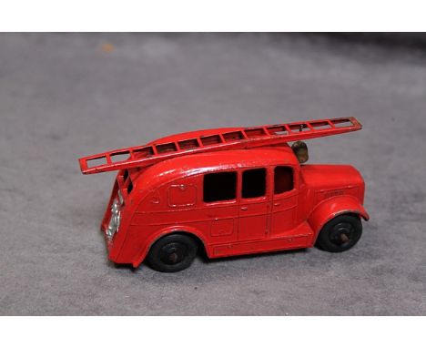 Dinky Diecast Model  #25H streamline fire engine 1948-54 excellent condition