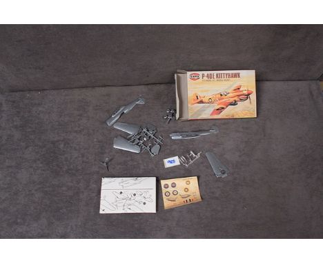 Airfix 1/72 scale model kit 9 61038 series 1 P-40E Kittyhawk in box