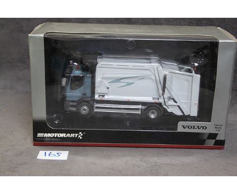 Motorart Diecast 1:50 Volvo Waste TruckThis all-metal model ofMotorartcomes with a lot of details and moving parts precisely 