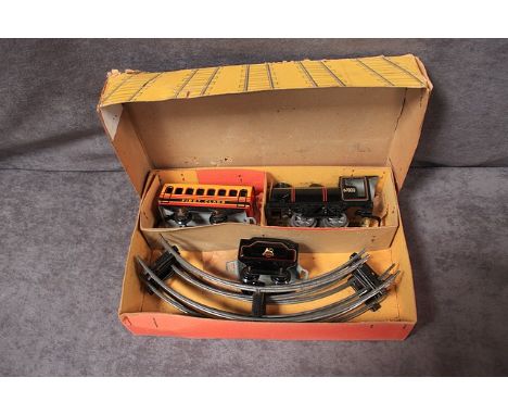 Brimtoy Clockwork Train Set Great Looking Piece, Really Superb Colouring Made In Great Britain By Brimtoy Circa 1950.