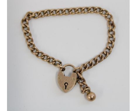 Yellow metal link bracelet with 9ct gold heart shape clasp, chain not marked, 5.2g 