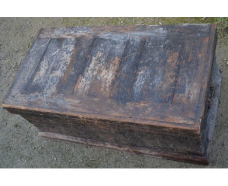 Vintage wooden tool chest with 3 staggered removable tool trays and a quantity of vintage wood planes and other tools. W89.5x