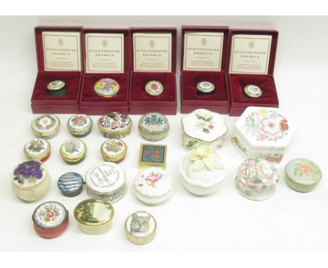 Collection of enamel and ceramic pill boxes incl. Staffordshire enamels, Aynsley, Halcyon Days enamels, Bilston and Battersea