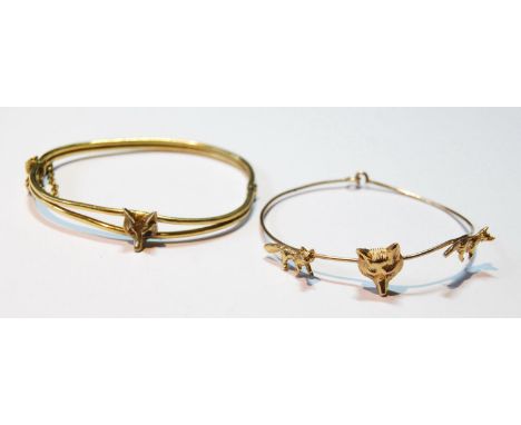 9ct gold wire bangle with three foxes heads, 6g, and another, rolled gold. 