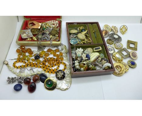 Vintage clip-on earrings, scarf clips and costume jewellery 