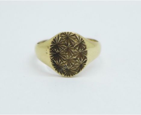 A 9ct gold signet ring, 2.2g, M 