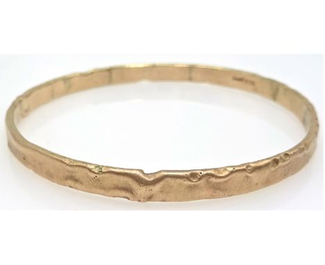 9ct rose gold bangle, Sheffiled 2016, approx 18.6gm Condition Report Diameter = 6cm Click here for further images, condition,