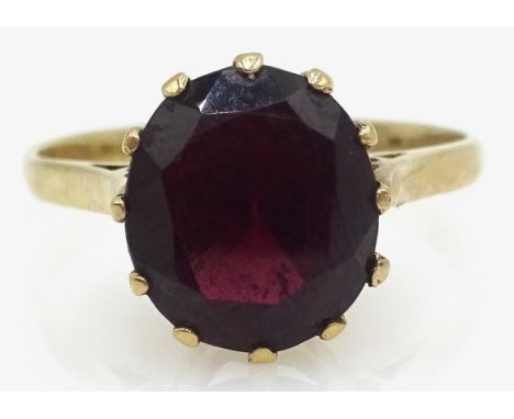 9ct gold single stone garnet ring hallmarked Condition Report Approx 2.1, size MClick here for further images, condition, auc