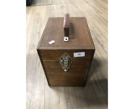 VINTAGE WOODEN SINGLES RECORDS BOX
