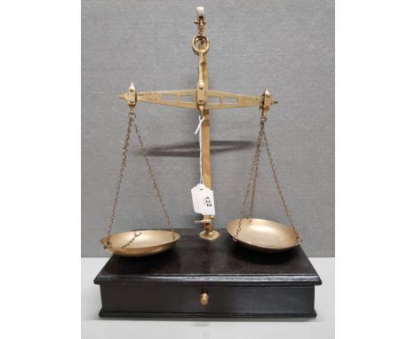 VINTAGE BRASS APOTHECARY SCALES ON WOODEN BASE        NA
