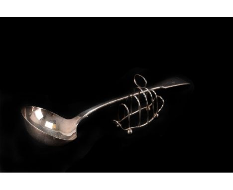 A small George V silver toast rack, together with a good quality silver plated soup ladle (2)